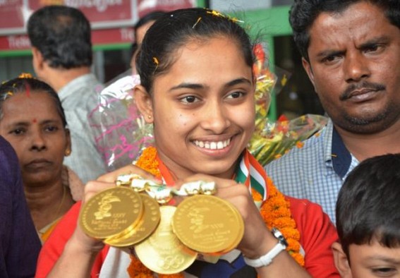 Golden Girl of Tripura â€œDipaâ€ reaches Tripura: Hearty welcome by fans make her spell bound